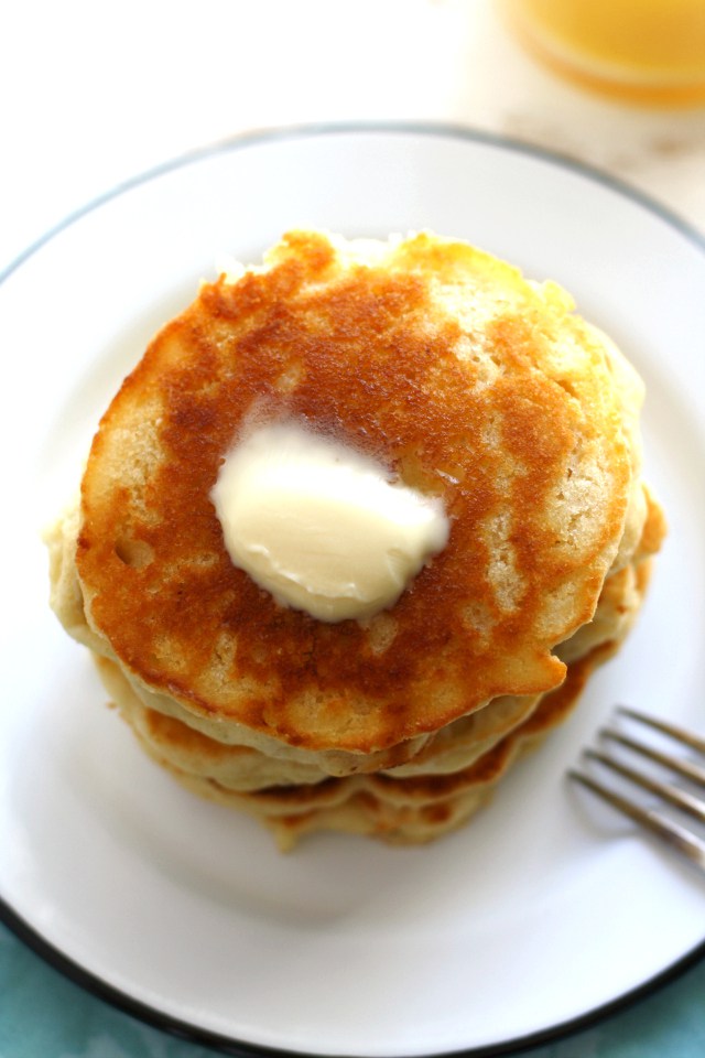 The Fluffiest Vegan Pancakes Ever!